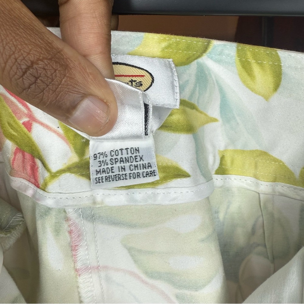 Talbots Stretch size 16 Pink and Green Floral Cropped Pants - Picture 3 of 6